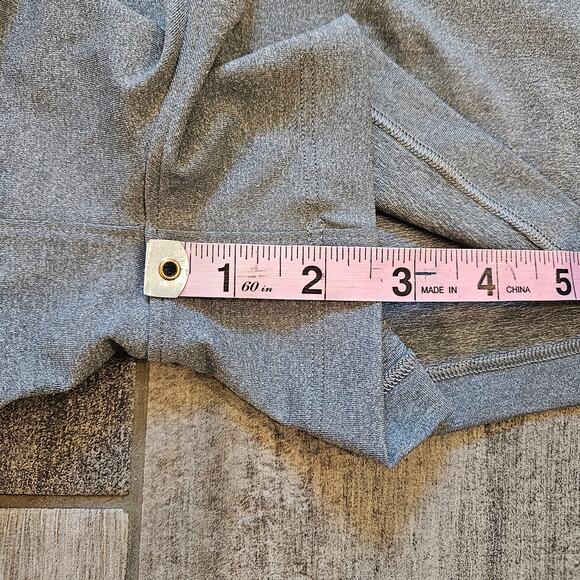 Lululemon On The Fly Mid Rise Short 2.5” Women’s Size 10 Heathered Slate Gray - Picture 7 of 12